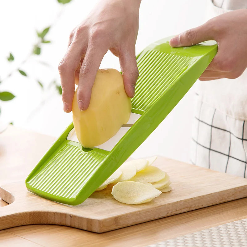 Stainless Steel Mandoline-Slicer mit 3 Austauschbaren Klingen – Vielseitiger Gemüseschneider für Julienne, Kartoffeln und Karotten, Professioneller Küchen-Cutter für Effizientes Schneiden