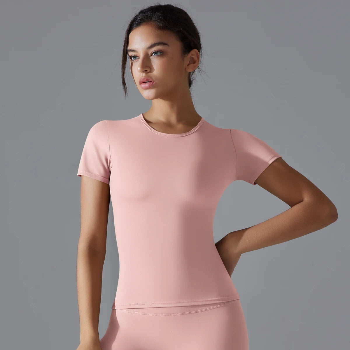 Damen Fitness T-Shirt für den Sommer – Kurzärmeliges, Rundhals Shirt aus atmungsaktivem, elastischem Material, Ideal für Gym und Yoga – Schlankes, aktives Top