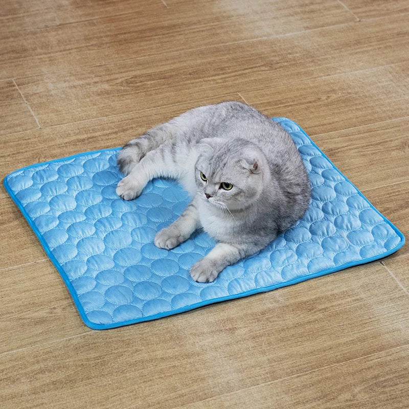 Erfrischende Kühlmatte für Hunde und Katzen – Sommerliche Pet Mat für kühle Entspannung, atmungsaktiv, waschbar und ideal für Sofa und Bett