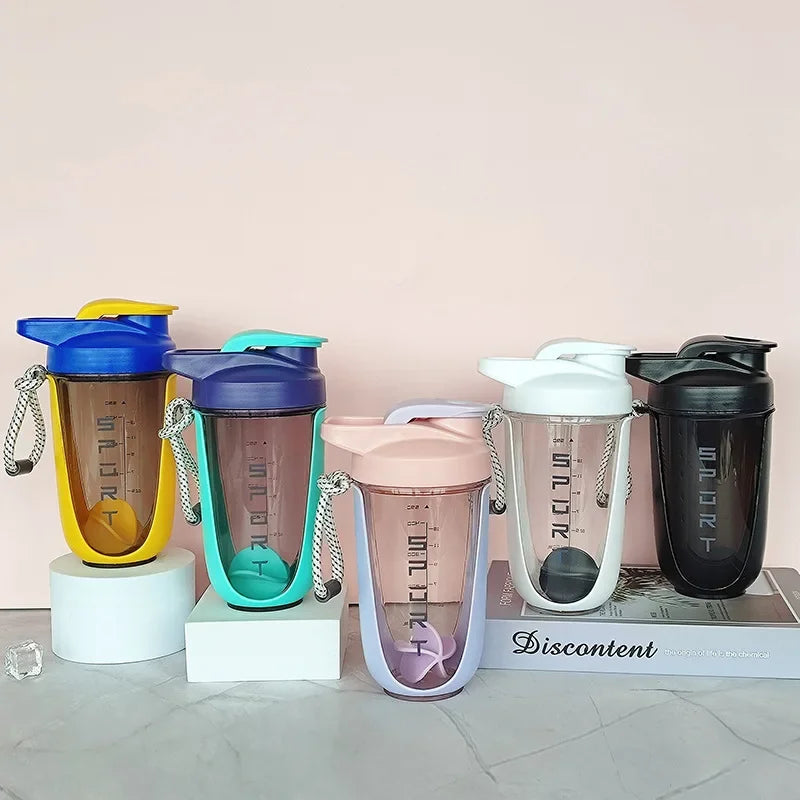 590ML Proteinshaker-Flasche mit integriertem Kunststoff-Schneebesen – BPA-freie und auslaufsichere Shaker-Flasche für Proteinshakes und Nahrungsergänzungspulver, perfekt für Sport und Fitness