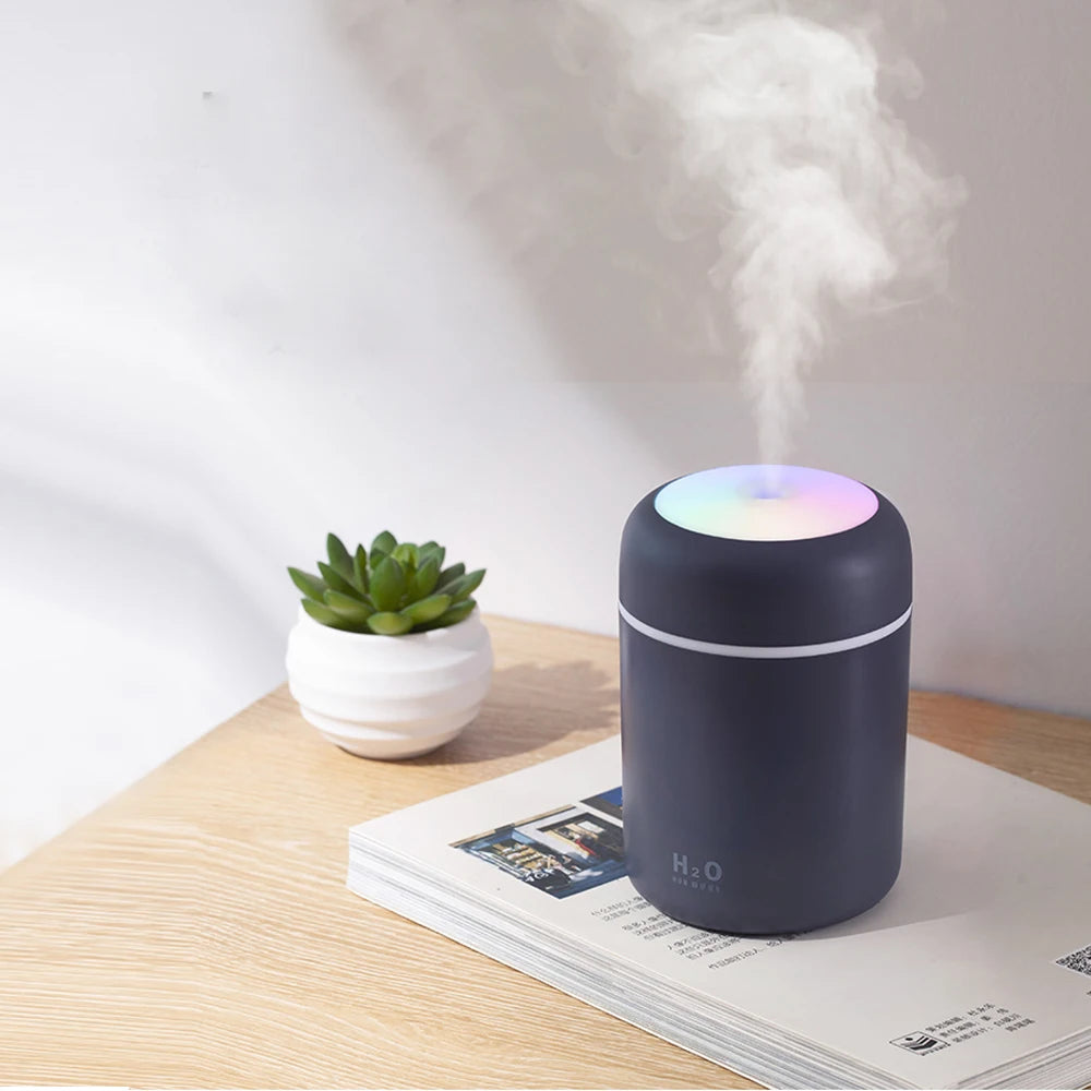 Multifunktionaler LED Luftbefeuchter - Aromaöl-Diffusor, USB Nebel Sprayer, 300ML, Bunter Lufterfrischer für Auto und Heim