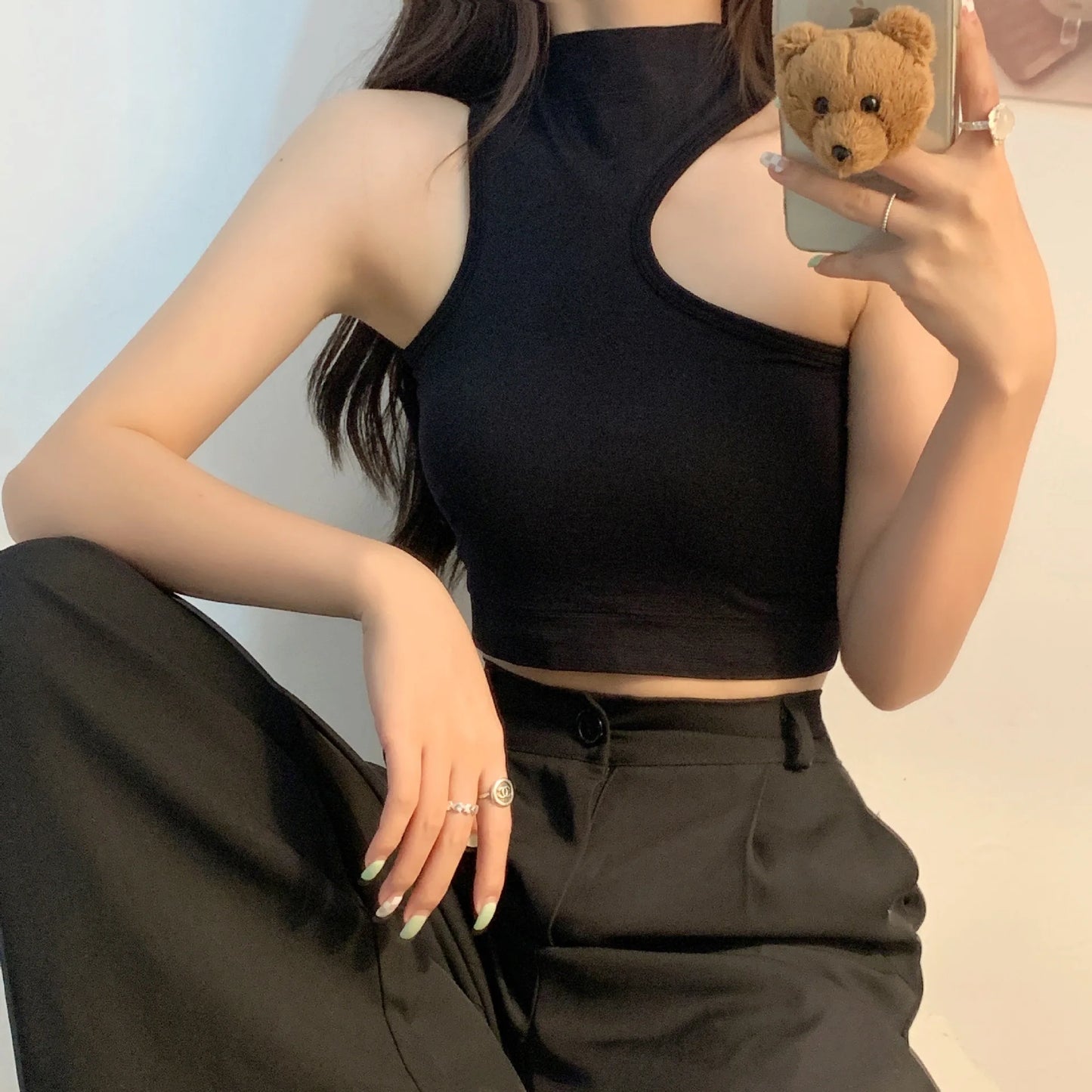 Sommerliche Damen Crop Tops - Einfarbige Unterhemden, kurz geschnitten, Neckholder Tops, Sexy ärmellose Blusen