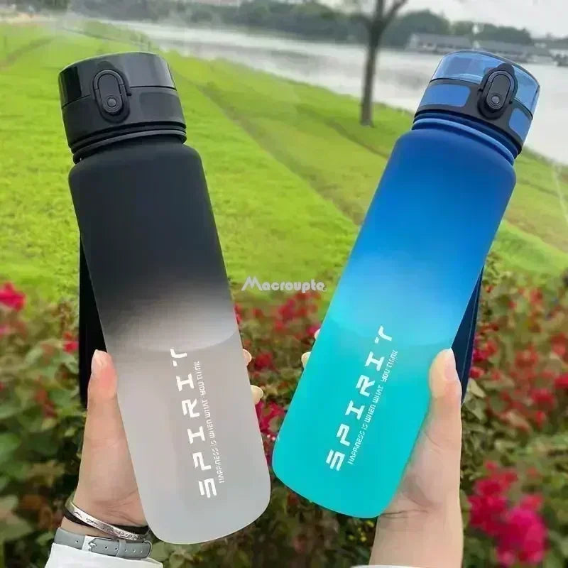 Große Sport-Wasserflasche 1 Liter – Auslaufsicherer Trinkbecher aus Plastik für Gym, Fitness und Outdoor-Aktivitäten
