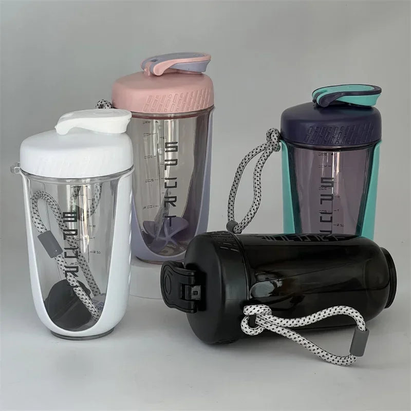 590ML Proteinshaker-Flasche mit integriertem Kunststoff-Schneebesen – BPA-freie und auslaufsichere Shaker-Flasche für Proteinshakes und Nahrungsergänzungspulver, perfekt für Sport und Fitness