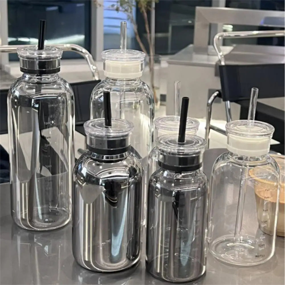 Glas-Trinkflasche mit Zeitmarkierung: Milch-, Saft-, Kaffee-Glasbecher mit Deckel und Strohhalm, auslaufsicherer Trinkbecher für unterwegs