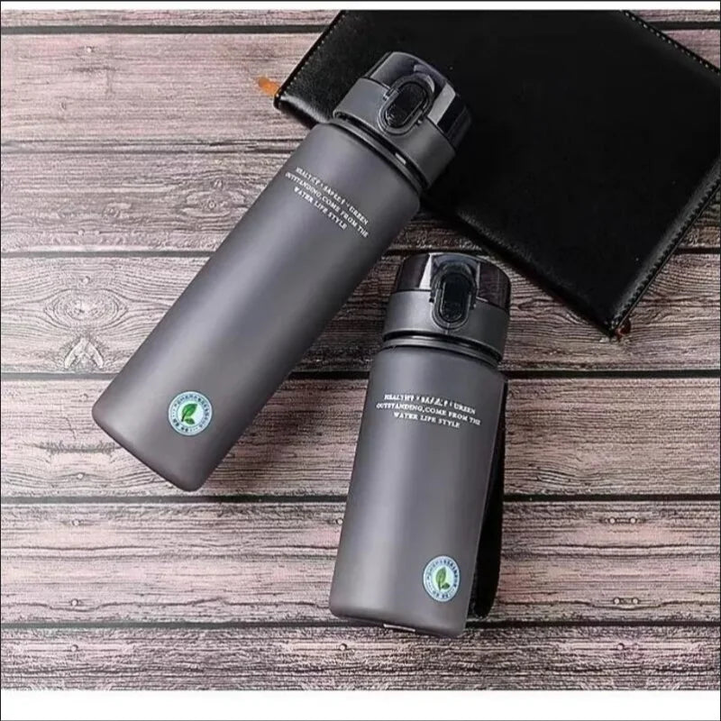 Hochwertige BPA-freie Frosted Wasserflasche – Tragbar, Auslaufsicher und Robust, Perfekt für Kinder und Erwachsene, Geeignet für Fitness, Sport, Freizeit und Unterwegs
