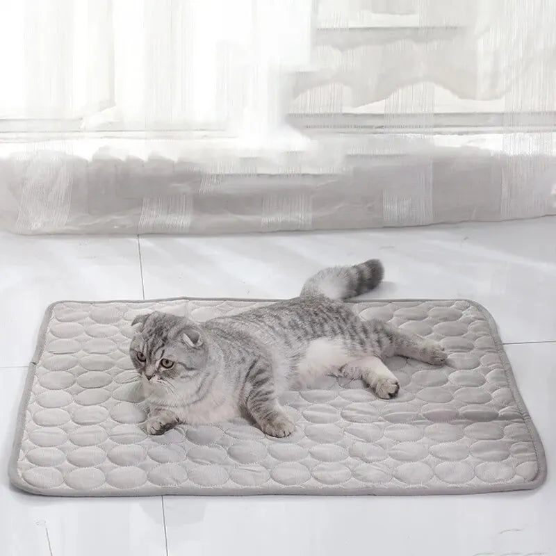 Kühlmatte für Haustiere – Sommerliche Eis-Matte mit Kühlfunktion für Katzen und Hunde, sorgt für angenehme Abkühlung auf dem Sofa und Bett