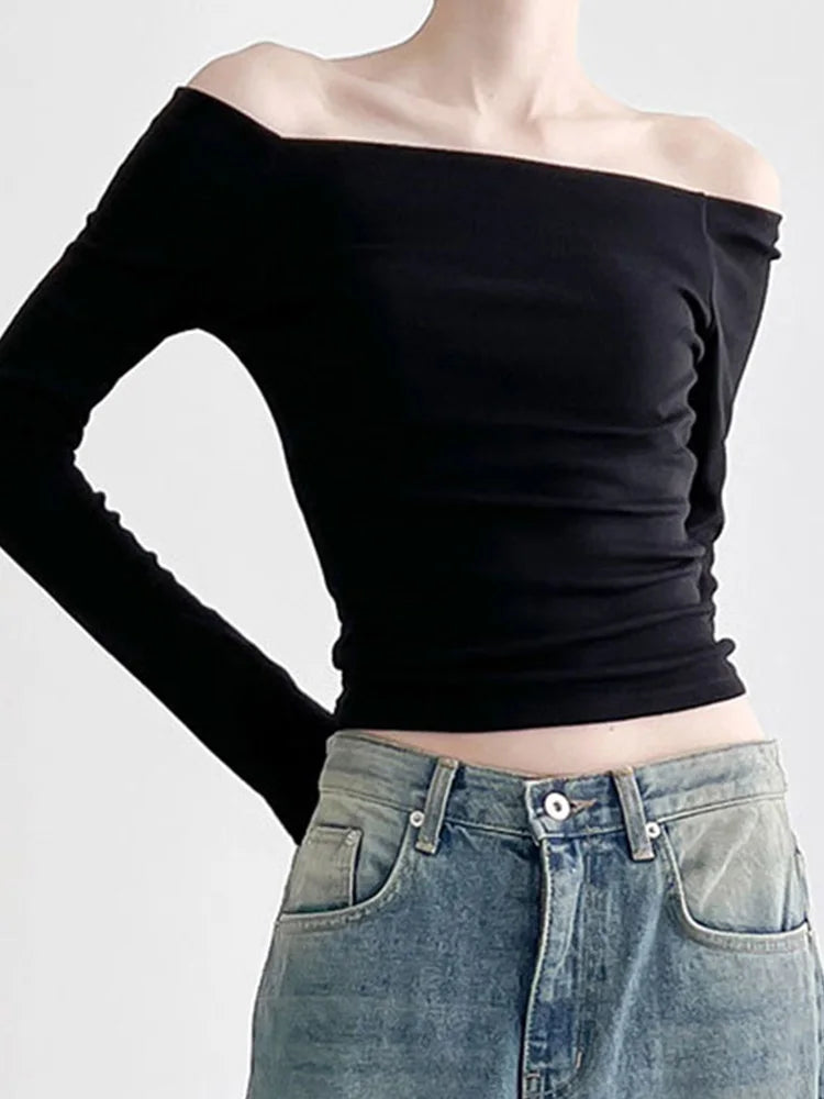 Elegantes Schwarzes T-Shirt mit Slash-Neck – Langärmeliges, Schlankes Design für Frauen, Koreanische Mode, Sexy Cropped Style für den Herbst