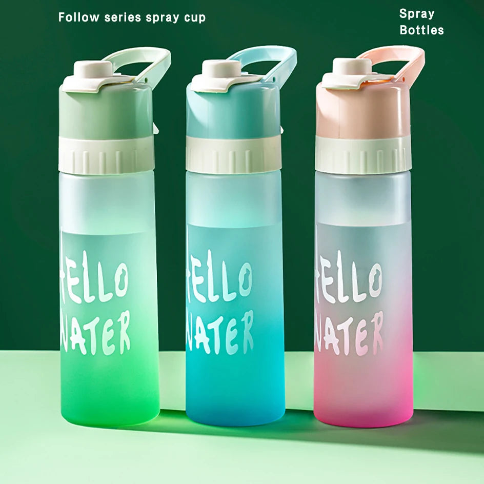 Kühlende Sportflasche mit Sprühfunktion - Lebensmittelgeeignet, Großes Fassungsvermögen für Unterwegs, Sprühflasche für Sport und Abkühlung, Ideal für Unterwegs
