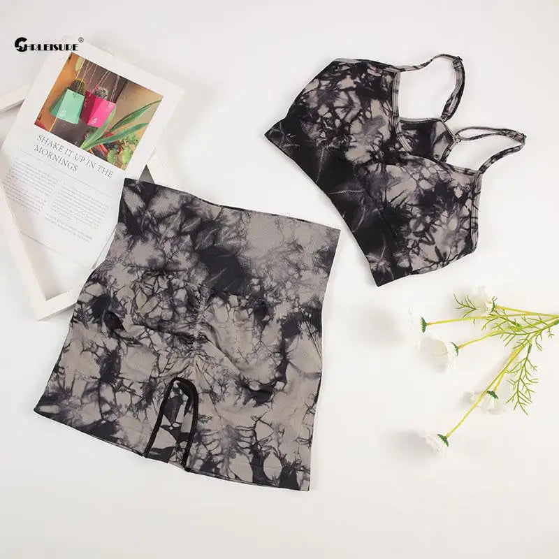 Tie-Dye Yoga Set für Damen – Nahtloses Sport-Outfit mit Radlerhose und Sport-BH, ideal für Yoga, Radfahren und Fitnessstudio – Elastisches, stilvolles Trainingsoutfit in trendigem Farbverlauf-Design