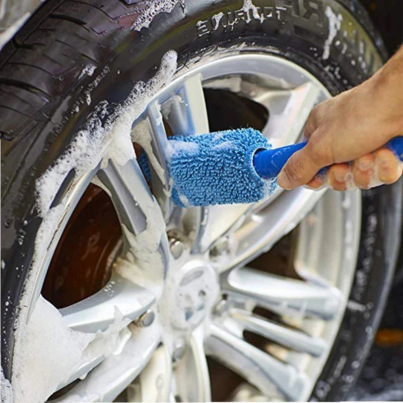 Tragbare Auto-Radwaschbürste mit Mikrofaser – Reinigungsbürste für Reifen und Felgen, Kunststoffgriff, ideal für Autos, Motorräder und Trunk-Zubehör