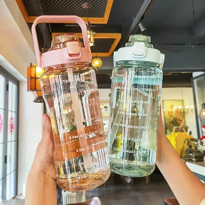 2L Tragbare Wasserflasche mit Strohhalm und Zeitmarkierung – Bleiben Sie Hydriert bei Sport und Outdoor-Aktivitäten