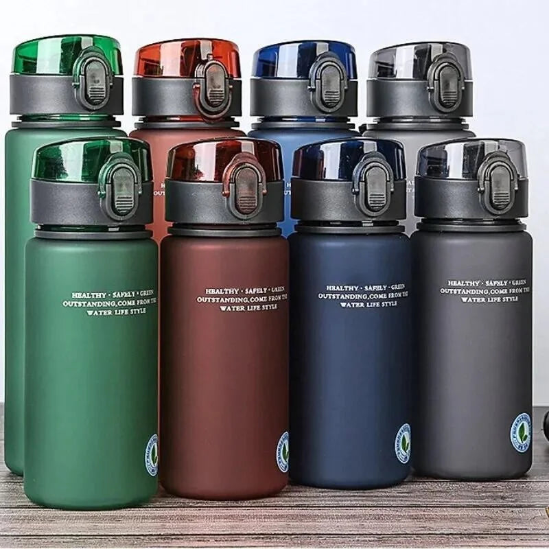 Hochwertige BPA-freie Frosted Wasserflasche – Tragbar, Auslaufsicher und Robust, Perfekt für Kinder und Erwachsene, Geeignet für Fitness, Sport, Freizeit und Unterwegs