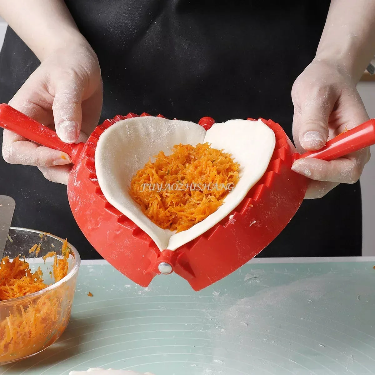 Kunststoff Teigtaschen Form: Kunststoff-Teigpresse für hausgemachte Dumplings, Ravioli und Pies