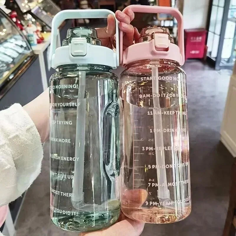 2L Tragbare Wasserflasche mit Strohhalm und Zeitmarkierung – Bleiben Sie Hydriert bei Sport und Outdoor-Aktivitäten