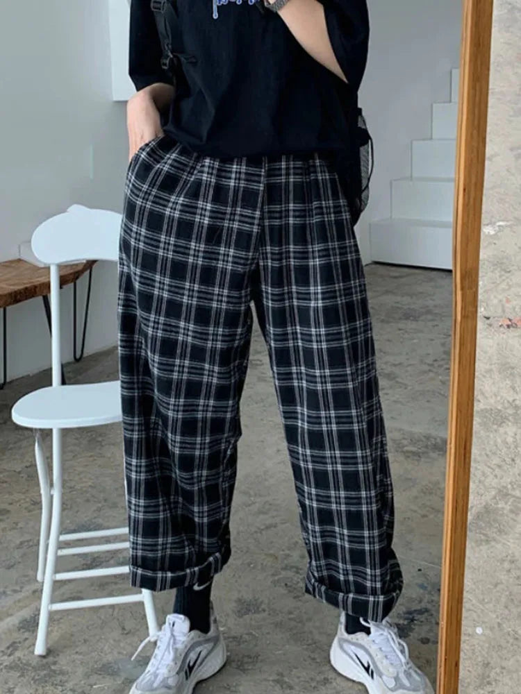 Oversize Schwarze Damen-Hose im Karo-Muster – Lässige Weitbein-Trousers für Streetwear und Harajuku-Stil, Retro-Chic, Größen S bis 3XL