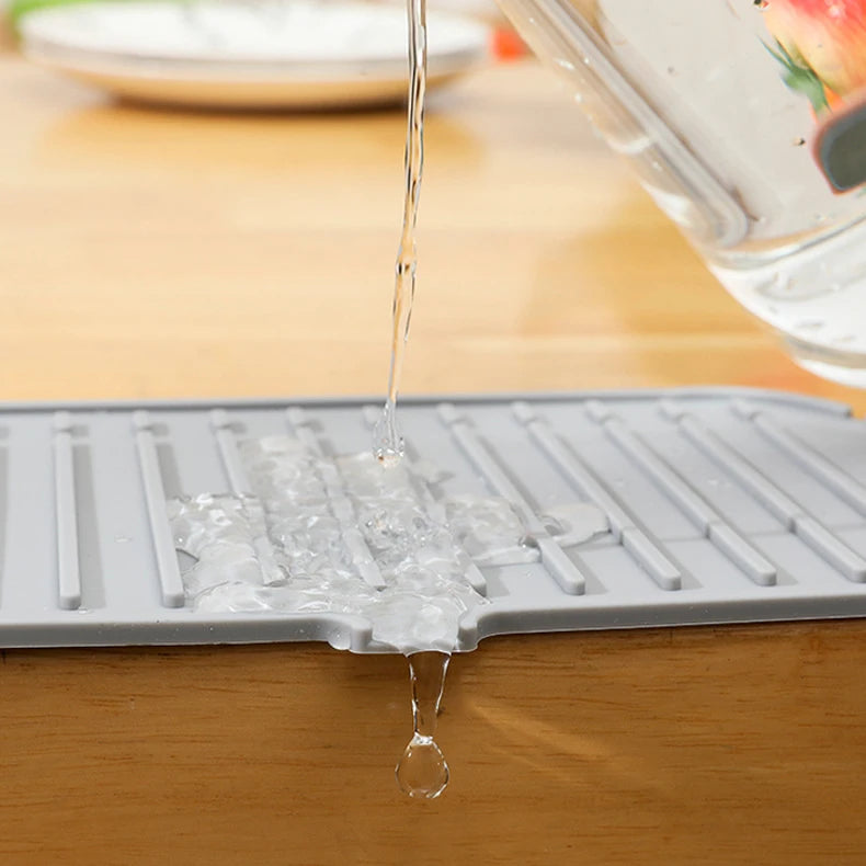 Wasserfeste Silikonmatte für Wasserhähne - Spritzschutz und Abtropfmatte, Wasserdichte Wassehahn Schutzmatte für Küche und Bad