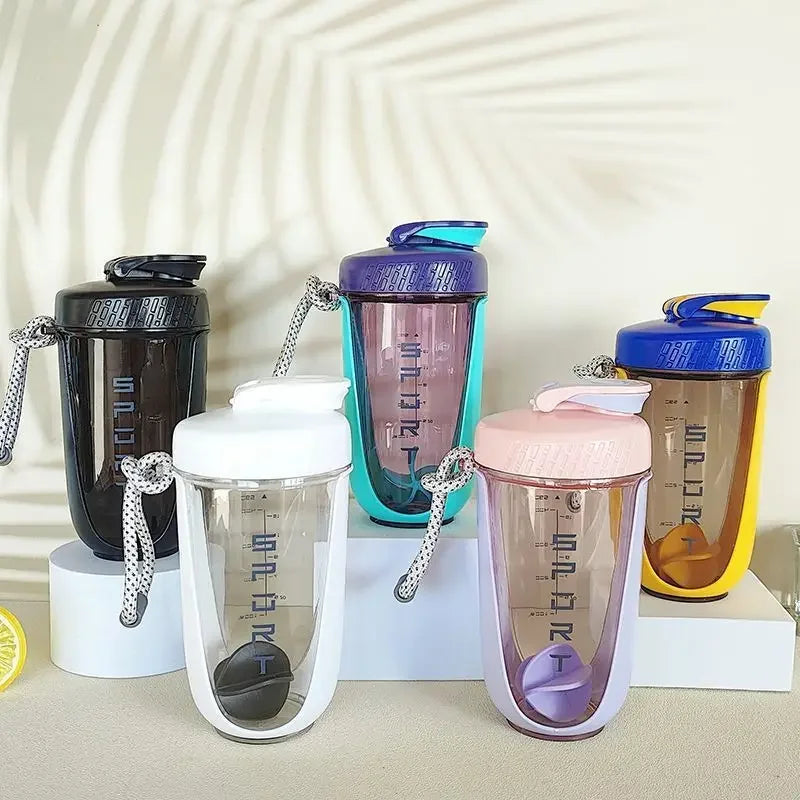 590ML Proteinshaker-Flasche mit integriertem Kunststoff-Schneebesen – BPA-freie und auslaufsichere Shaker-Flasche für Proteinshakes und Nahrungsergänzungspulver, perfekt für Sport und Fitness