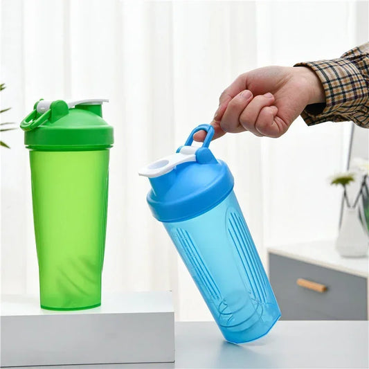 600ml Protein Shaker Bottle – Tragbare, auslaufsichere Flasche mit präziser Messskala, Perfekt für Fitnessstudio, Sport, Training und das Mischen von Protein- und Nährstoff-Shakes