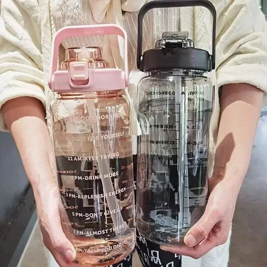 2L Tragbare Wasserflasche mit Strohhalm und Zeitmarkierung – Bleiben Sie Hydriert bei Sport und Outdoor-Aktivitäten