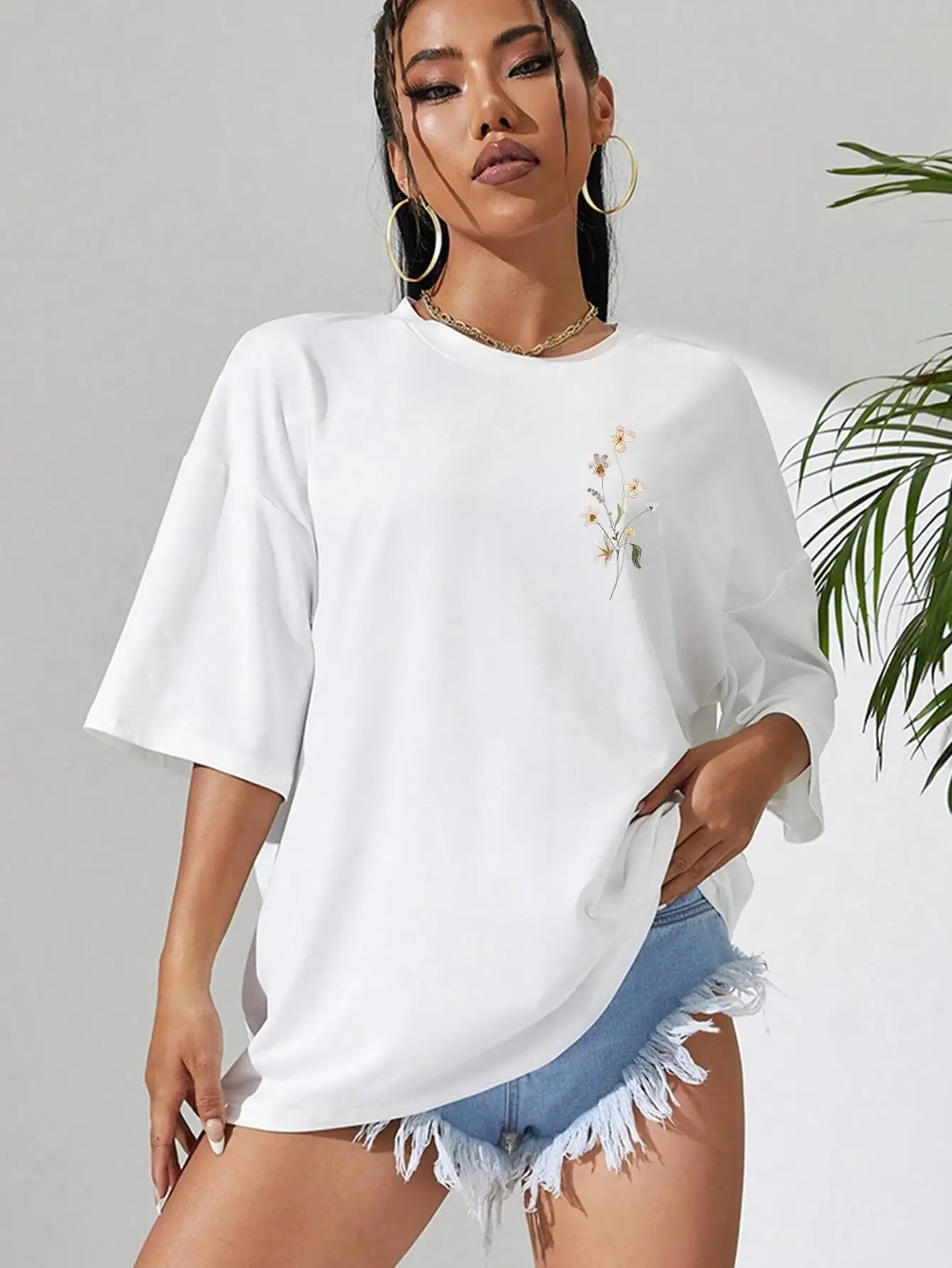 Lässiges Damen T-Shirt aus Baumwolle mit Blumen-Print – Weich, atmungsaktiv und bequem, ideal für den entspannten Streetwear-Look im Sommer