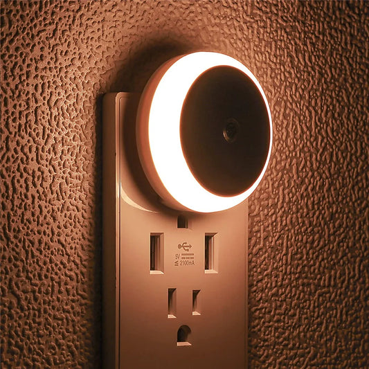 LED Nachtlicht mit Stecker – Dämmerungs- bis Morgendämmerungs-Sensor, Automatisch dimmend, Ideal für Badezimmer, Flur, Küche & Schlafzimmer