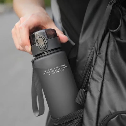 Hochwertige 400ml Sport-Wasserflasche – BPA-frei, Auslaufsicher und Tragbar, Perfekt für Wanderungen, Touren und Alltag, Ideal für Dein Lieblingsgetränk