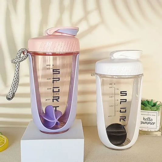 590ML Proteinshaker-Flasche mit integriertem Kunststoff-Schneebesen – BPA-freie und auslaufsichere Shaker-Flasche für Proteinshakes und Nahrungsergänzungspulver, perfekt für Sport und Fitness